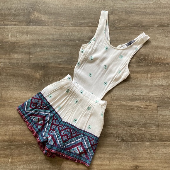 KENDALL AND KYLIE ROMPER (S) - Picture 1 of 6